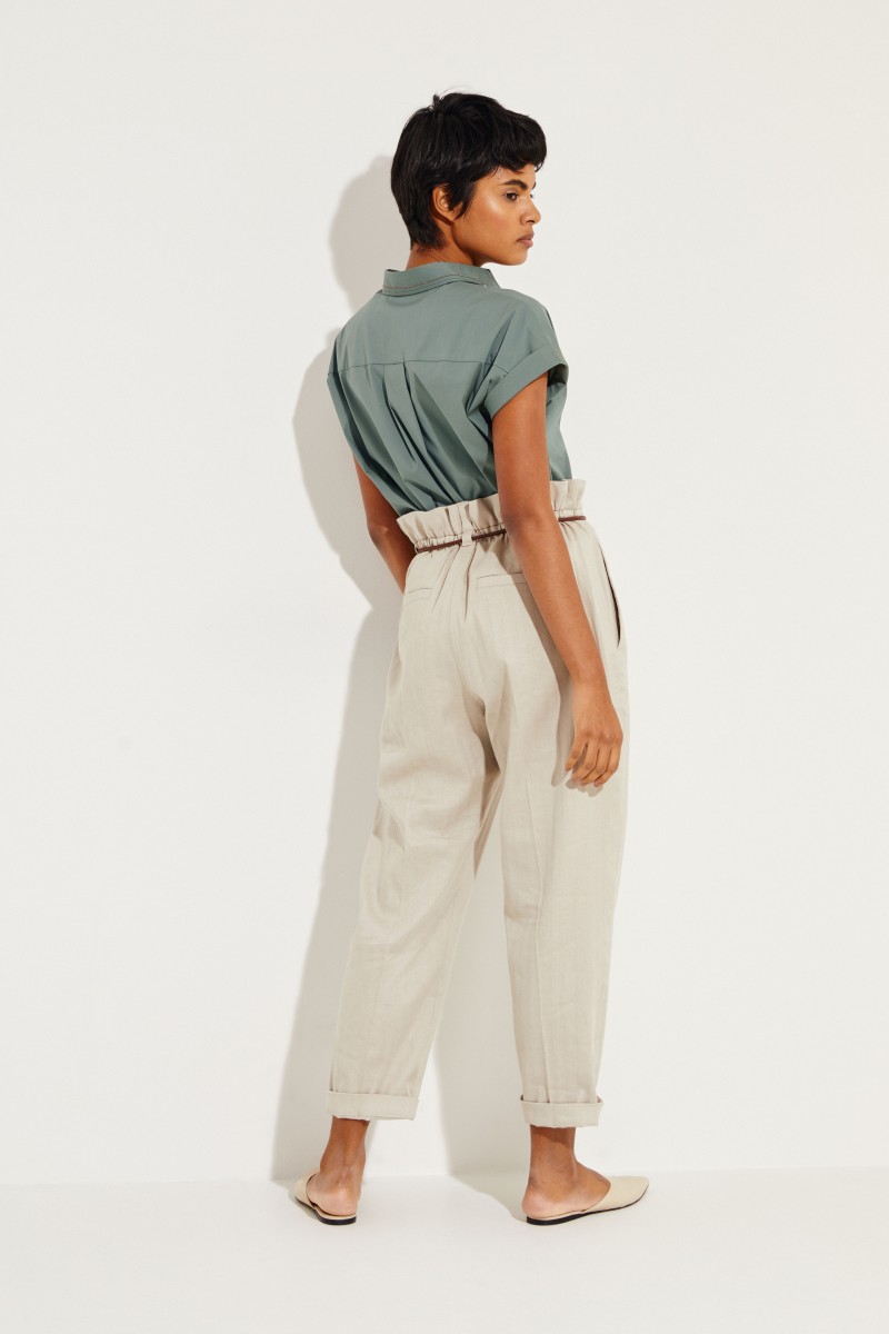 Baumwoll-Leinen Hose mit Ledergürtel Beige