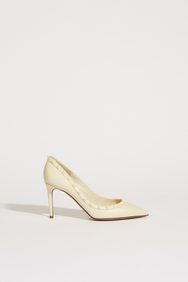 Nietenbesetzte Pumps 'Rockstud' Crème