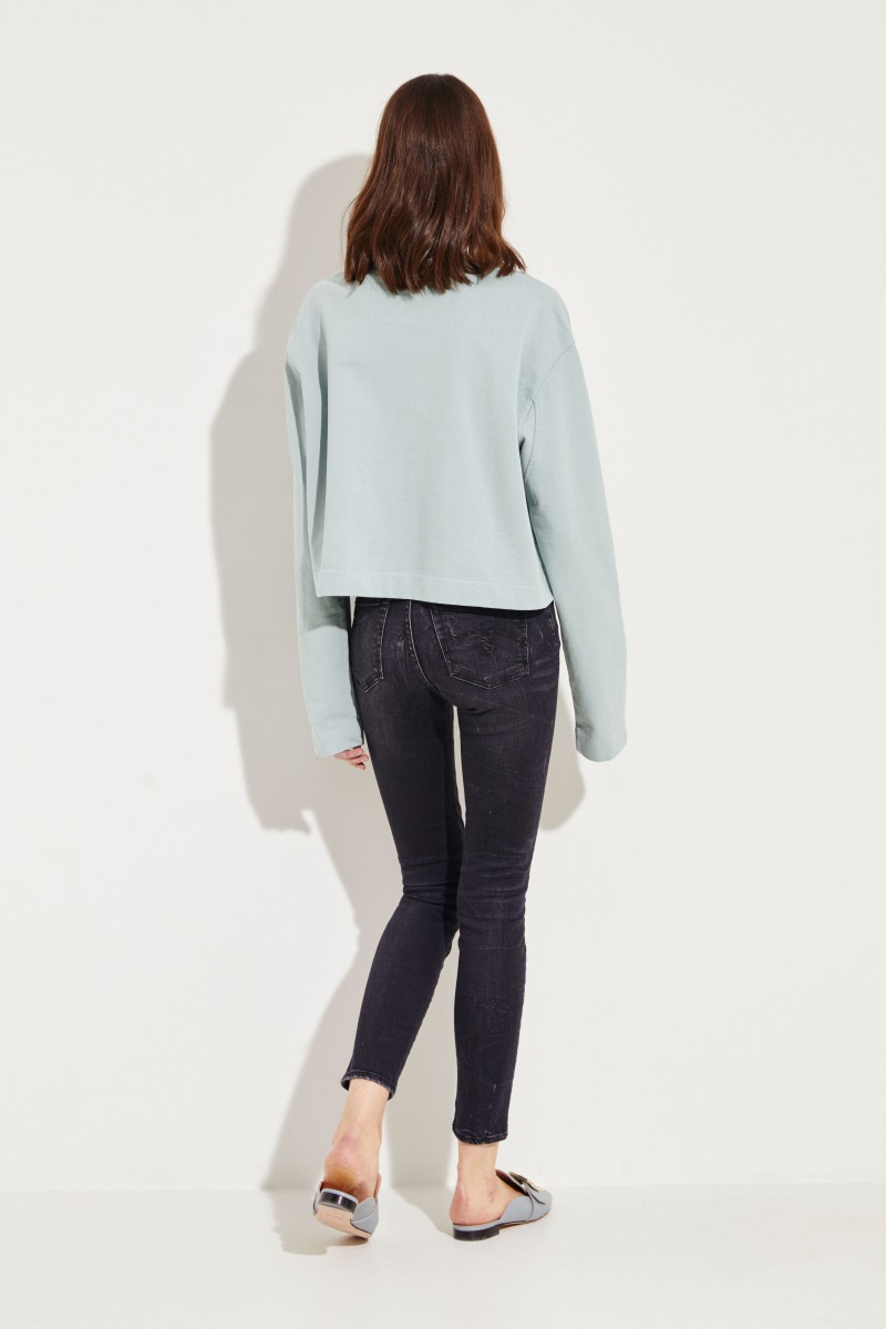 Gecropptes Baumwoll-Sweatshirt Hellblau