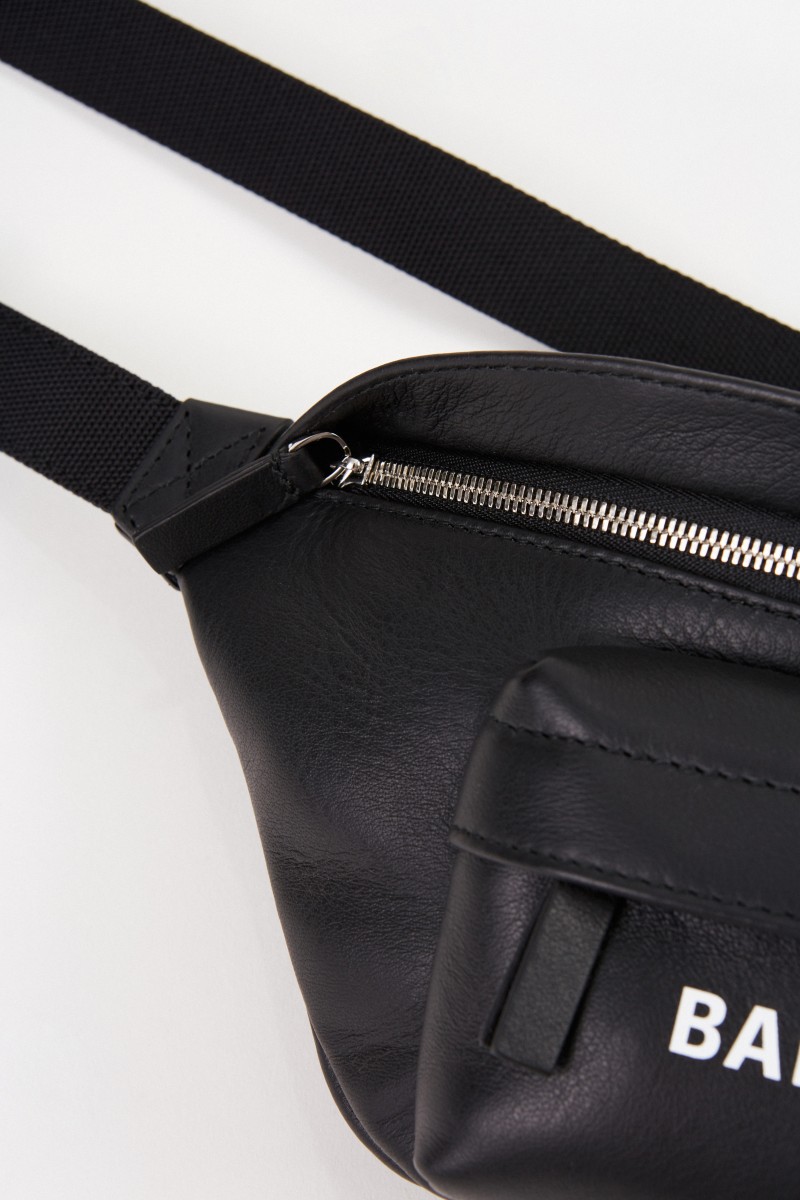 Balenciaga Leder-Gürteltasche 'Everyday Belt' mit Logo Schwarz