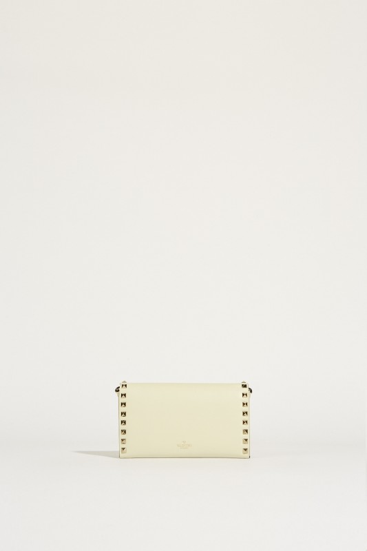 Schultertasche 'Rockstud Wallet' Crèmeweiß