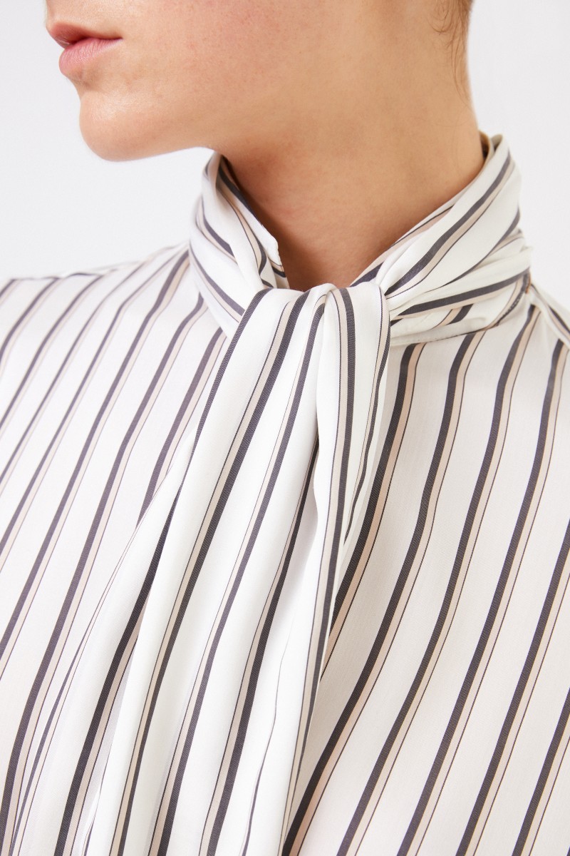 Gestreifte Seidenbluse mit Schluppendetail Crème/Multi