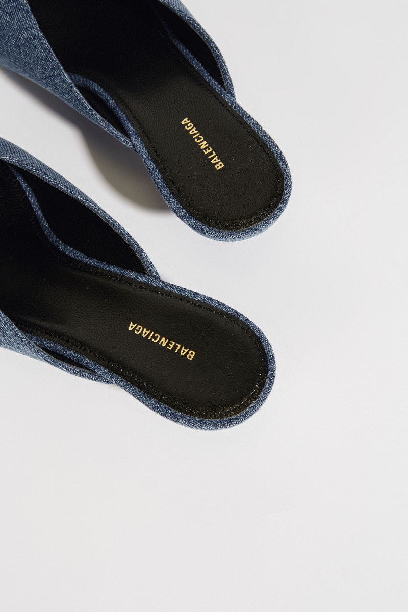 Pantolette mit Kitten-Absatz Blau
