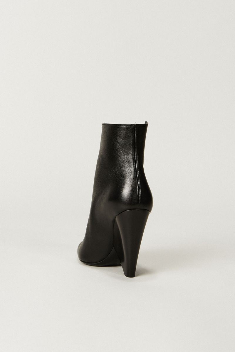 Asymmetrische Stiefelette Schwarz