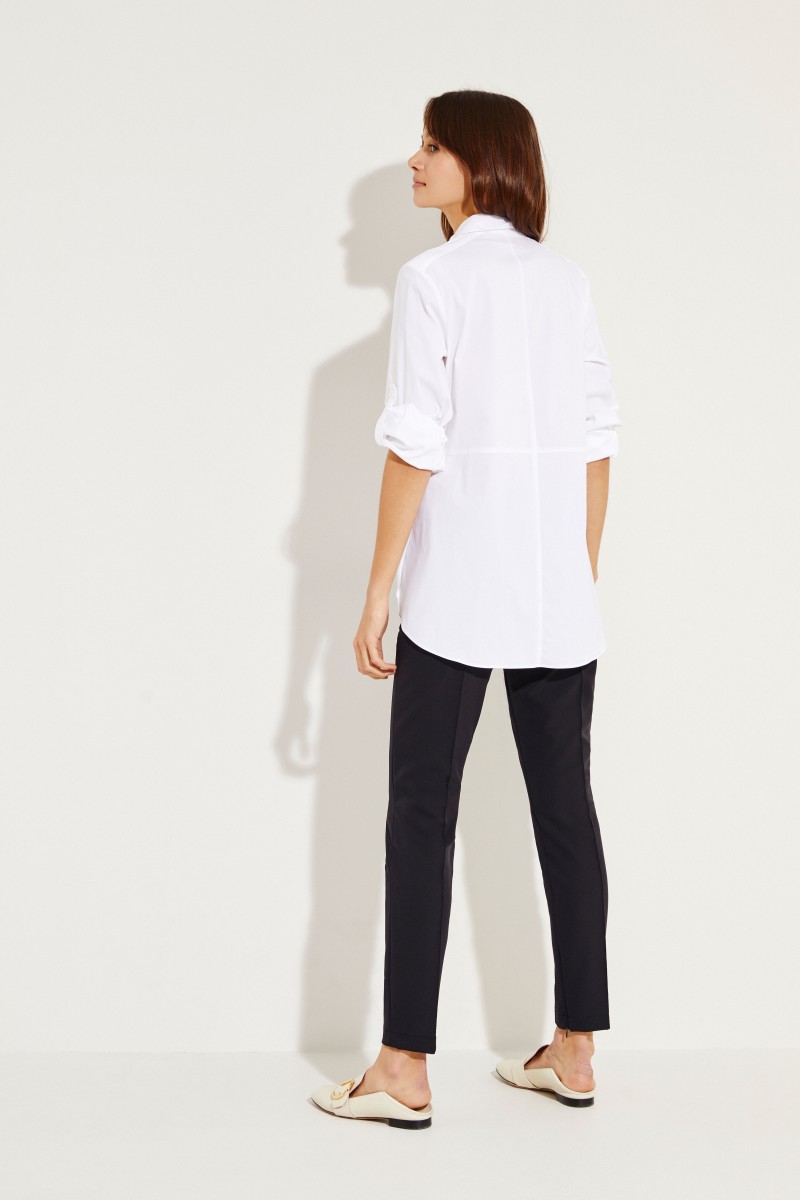 Bluse mit Ziernähten Weiß