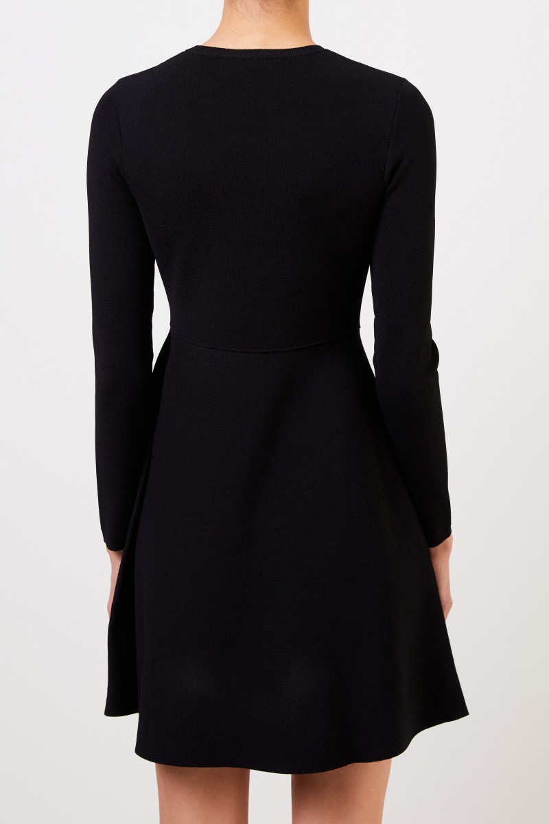 Strickkleid mit 'V' Schwarz/Weiß