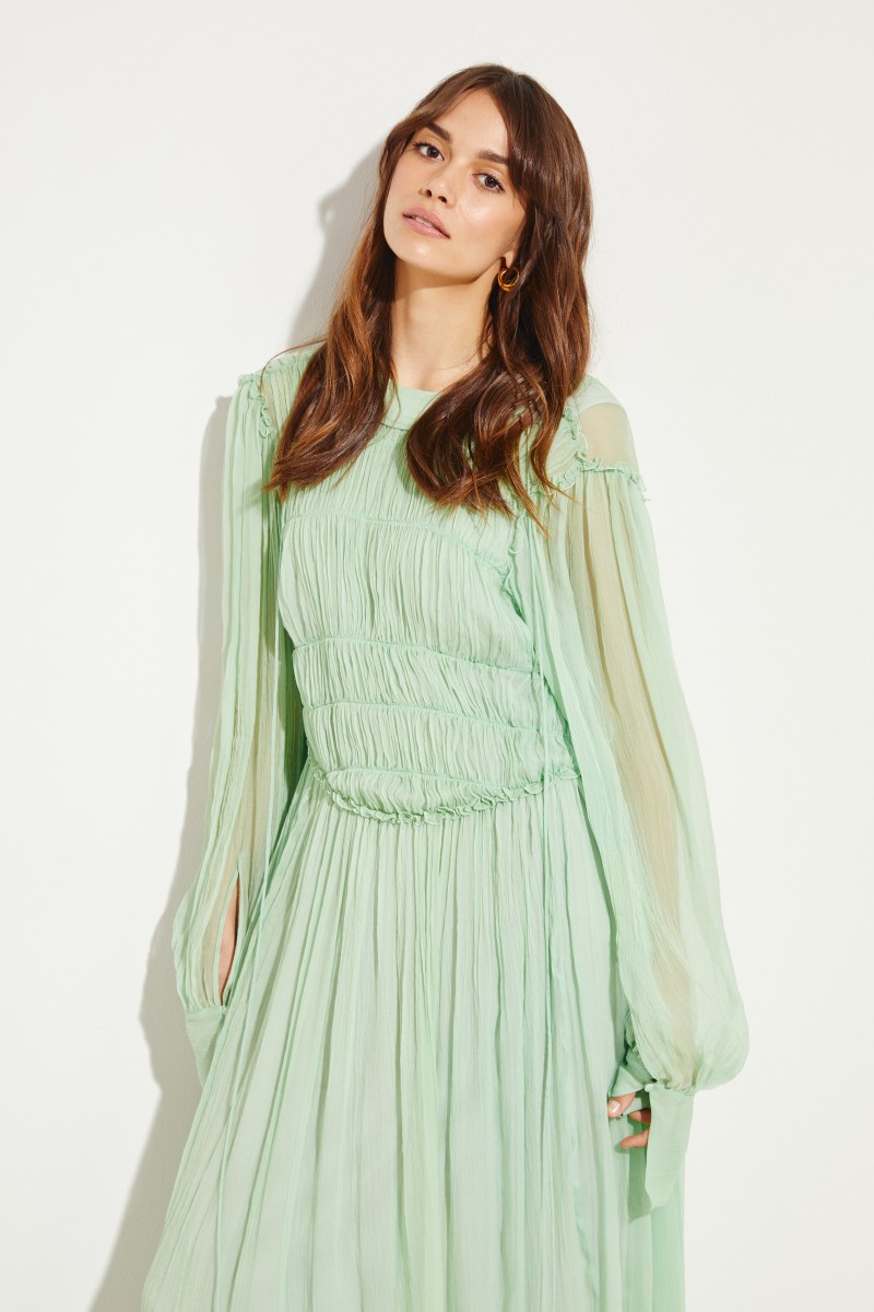 Langes Seiden-Kleid mit Raffungen Grün