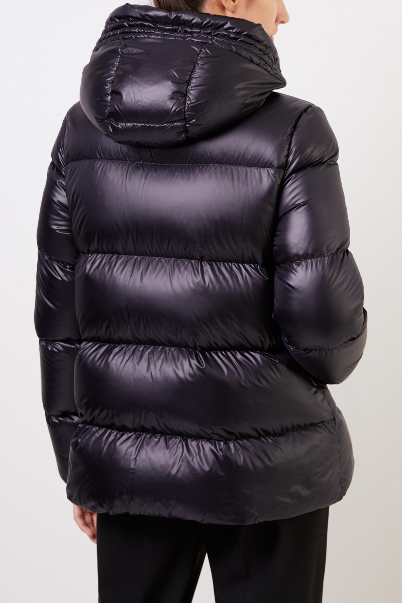 Moncler Ausgestellte Daunenjacke 'Seritte' mit Glanz Schwarz