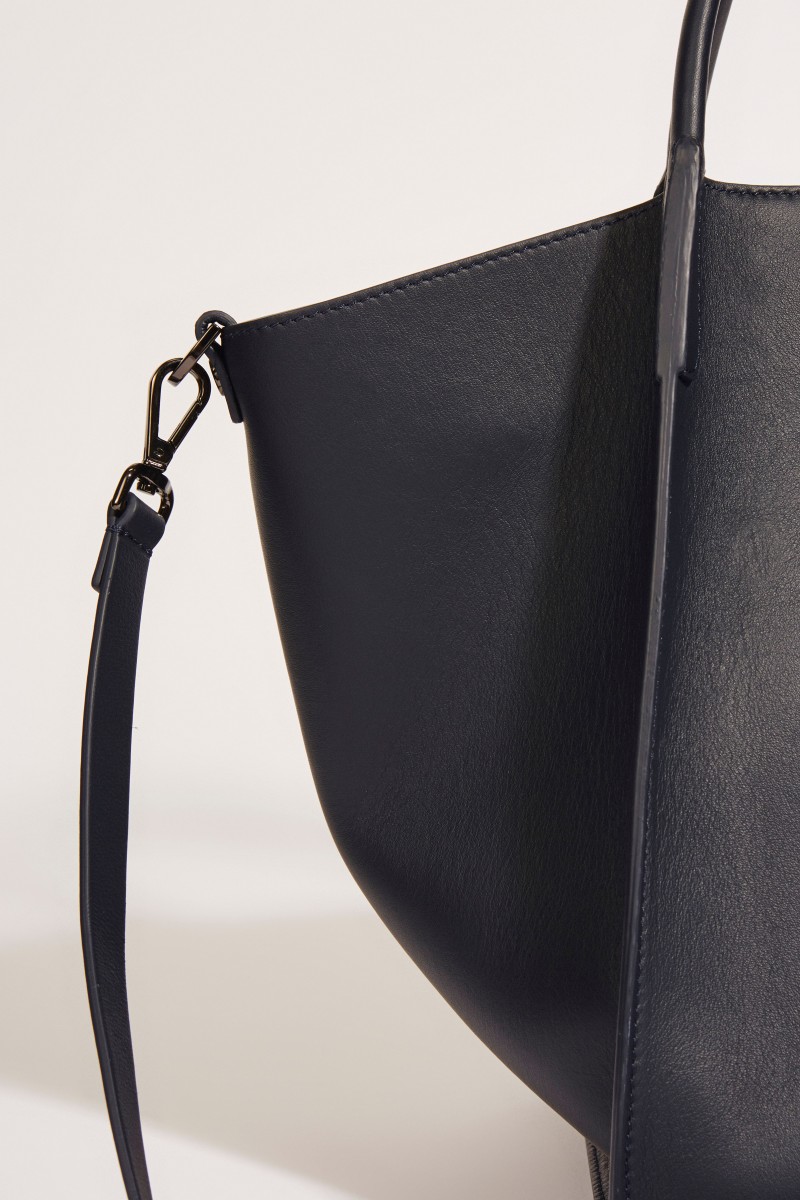 Leder-Tasche 'Viola' mit perlenverzierter Lasche Blau