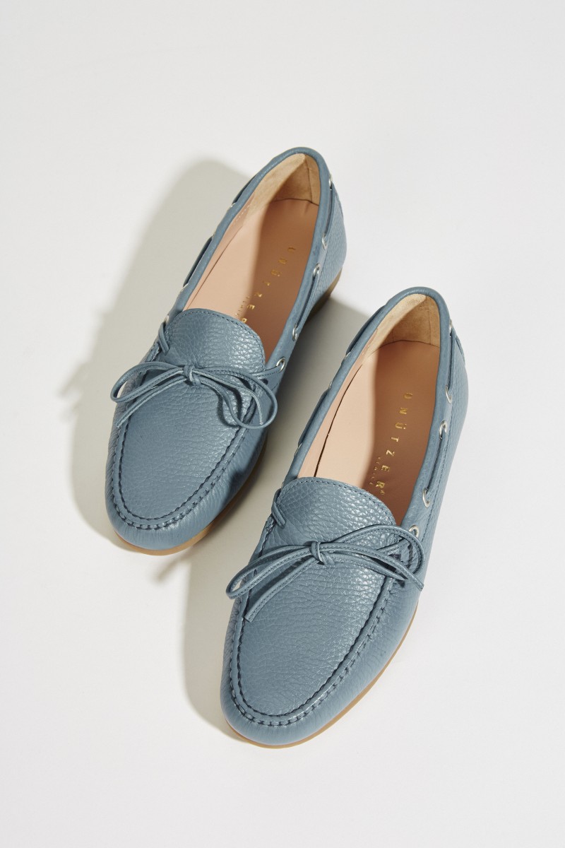 Leder-Schuh mit Schleife Blau