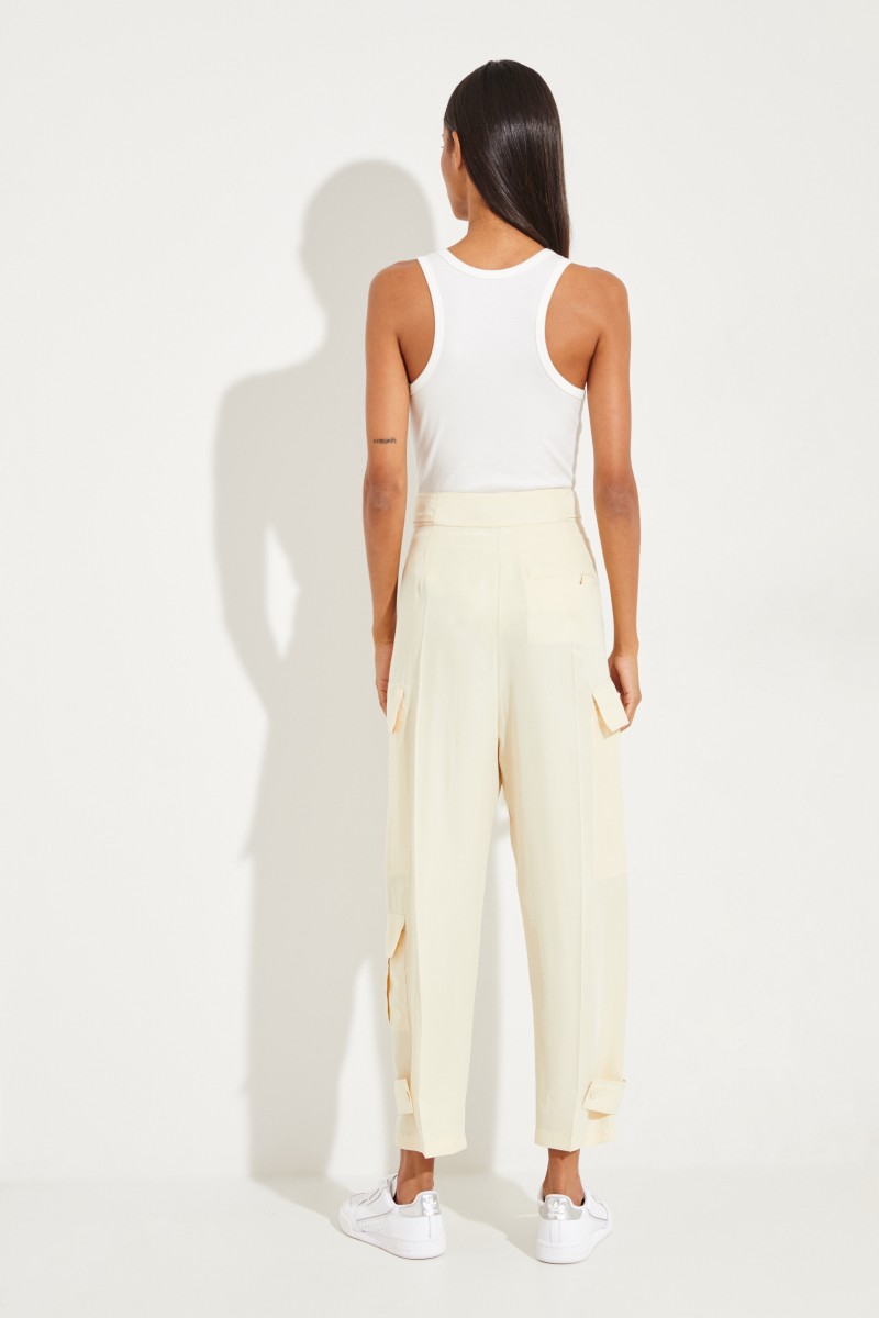 Seiden-Hose 'Ronni' mit Taschen-Details Beige