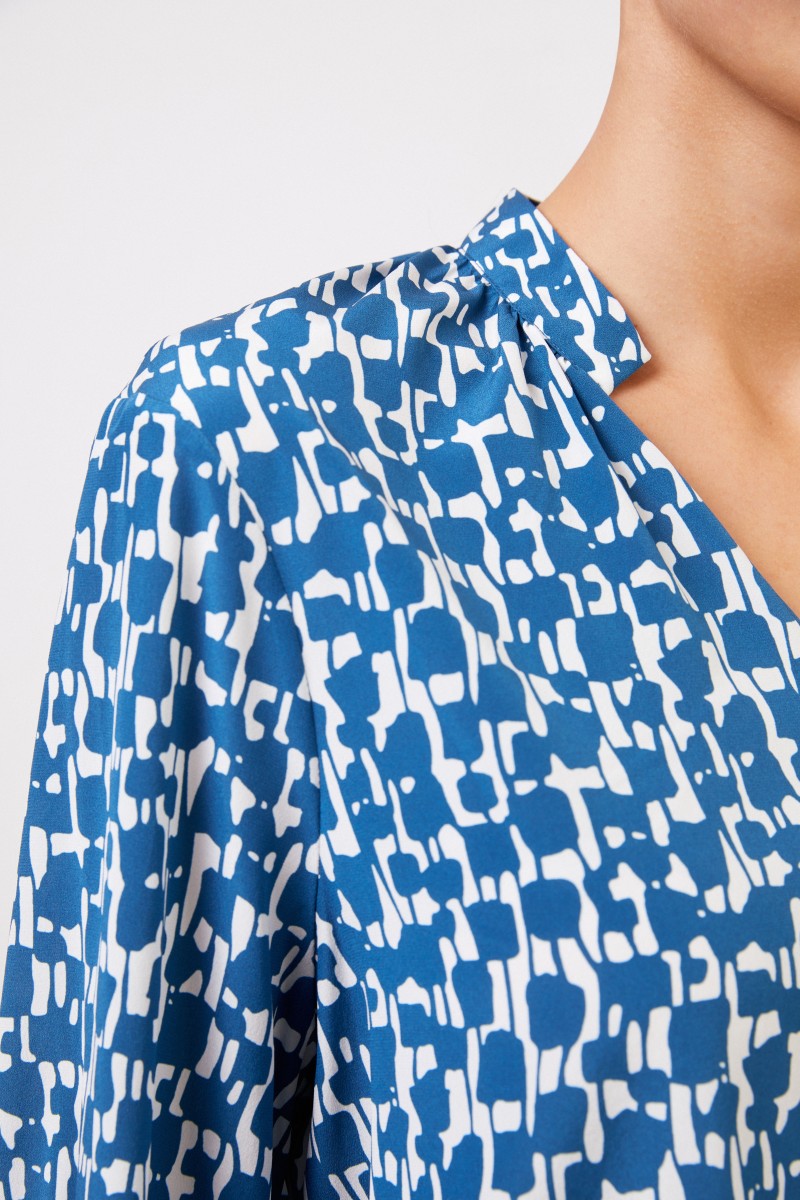 Steffen Schraut Seidenbluse mit Mustermix Blau/Weiß