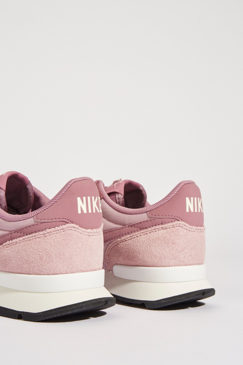 Sneaker 'Internationalist' Violett