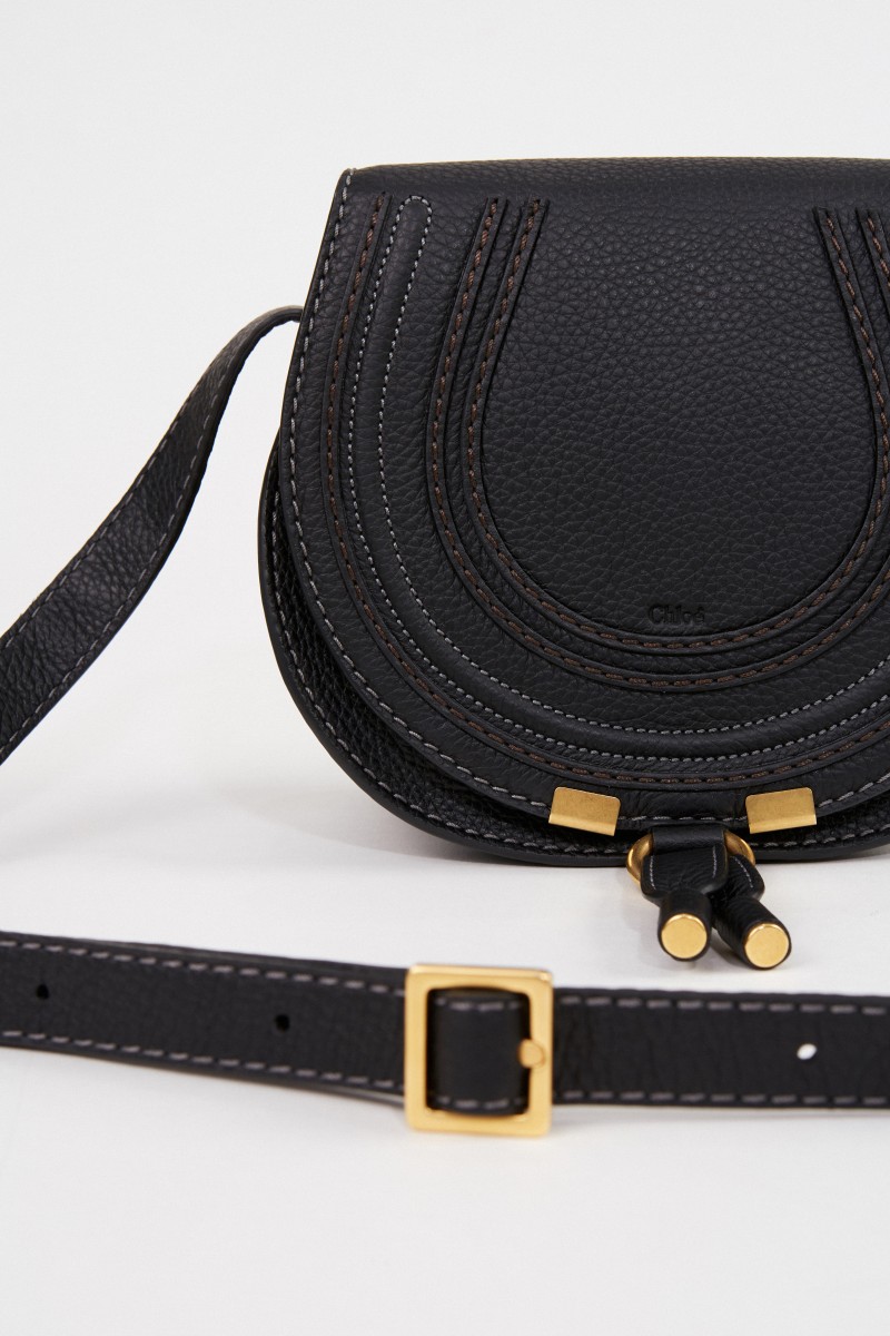 Umhängetasche 'Marcie Saddle Small' Schwarz