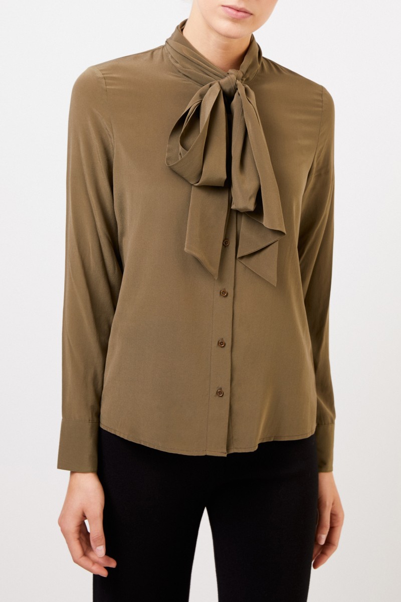 Steffen Schraut Seidenbluse mit abnehmbarem Bindedetail Khaki