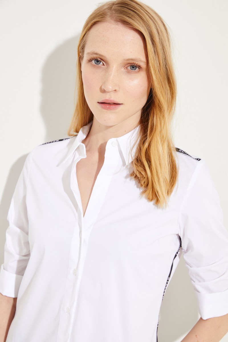 Baumwoll-Bluse mit Logo-Details Weiß/Schwarz