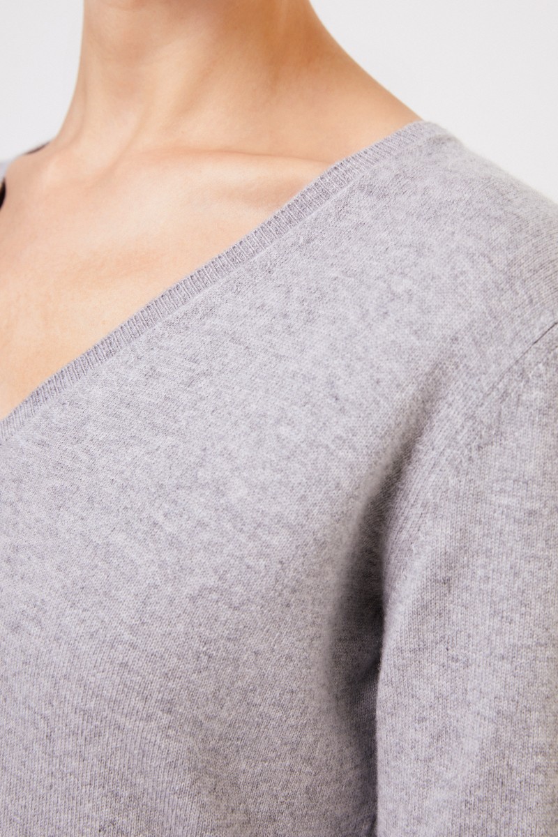 Zweiteiliges Woll-Kleid mit Plissee Detail Grau