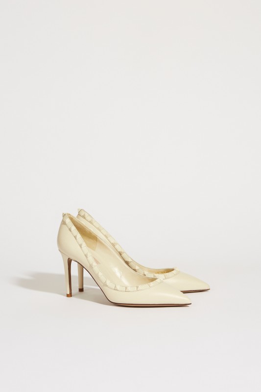 Nietenbesetzte Pumps 'Rockstud' Crème