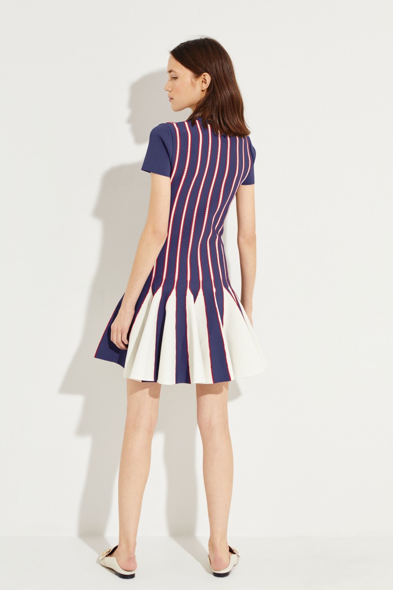 Strick-Kleid mit ausgestelltem Saum Multi