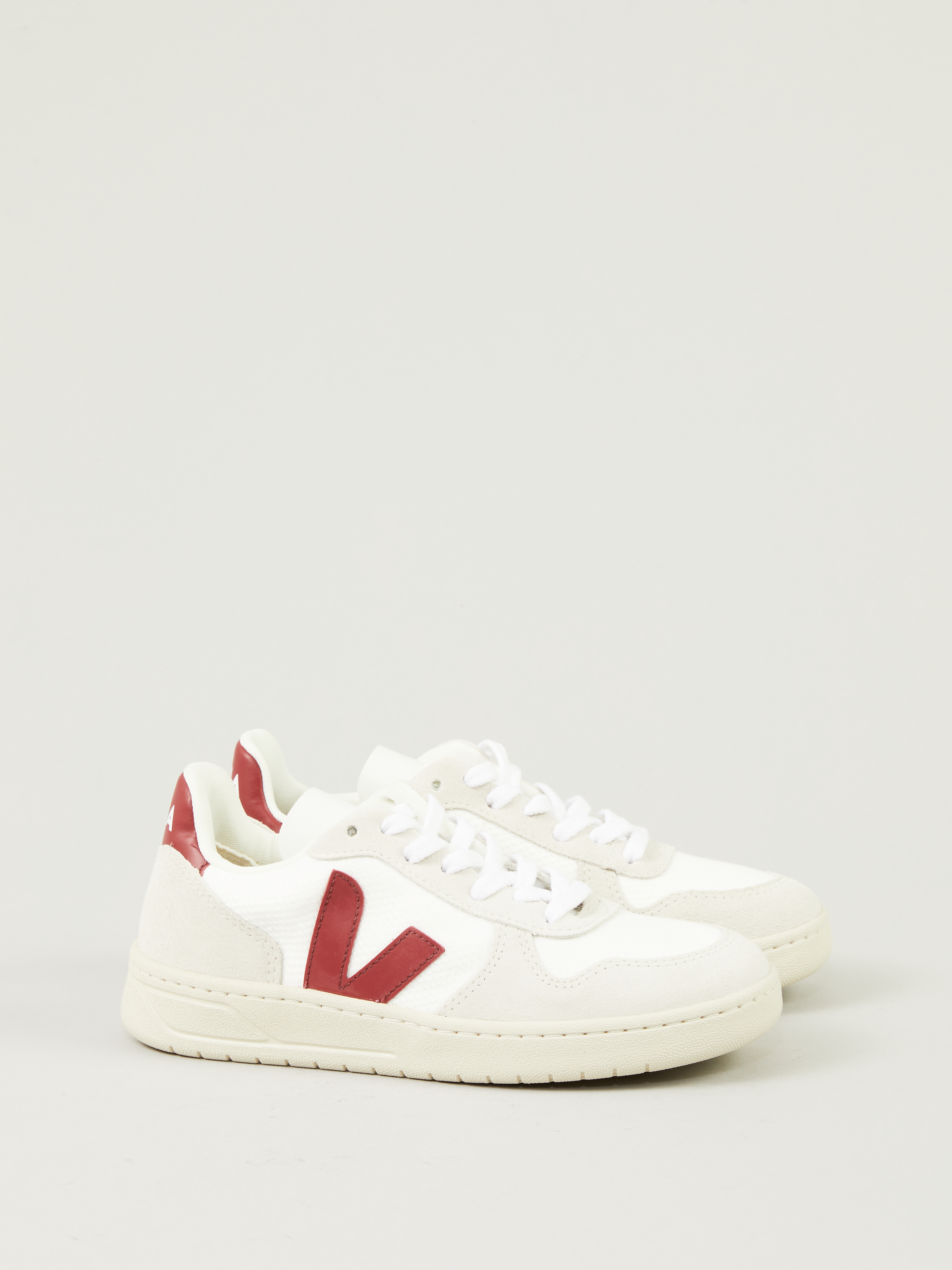 Veja Rubber V10 B-mesh Trainers in White Womens Trainers Veja Trainers 