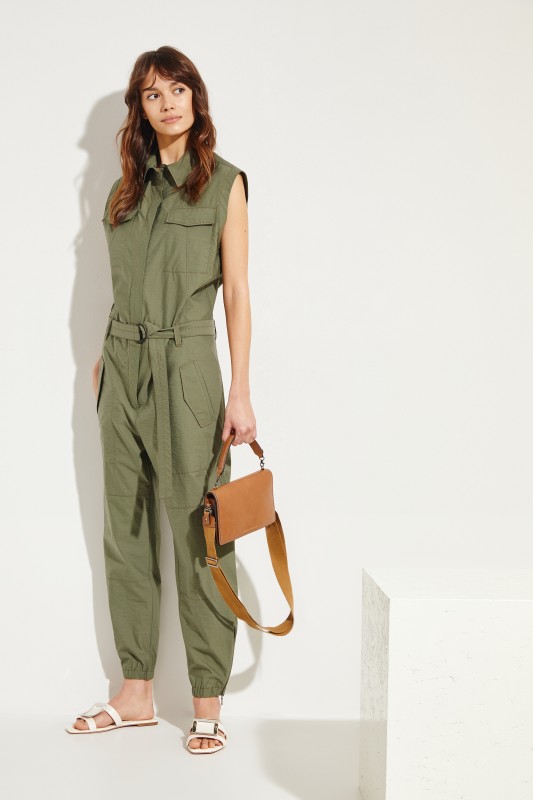 Jumpsuit mit Bindeelement Salbei