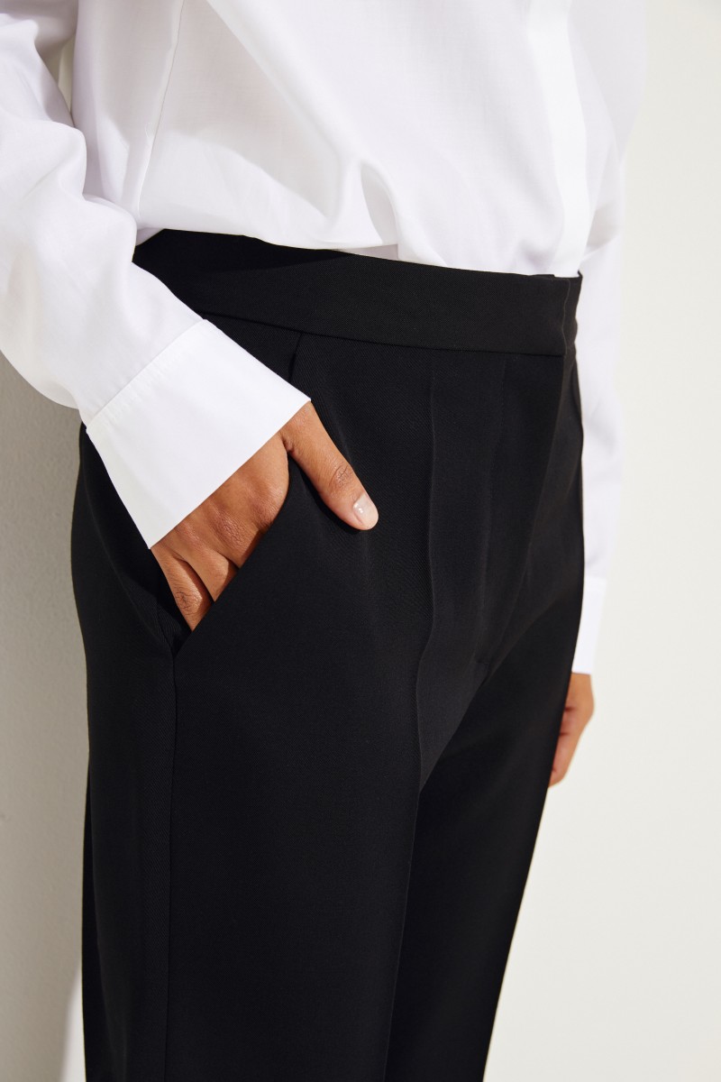 Klassische Bügelfaltenhose Schwarz