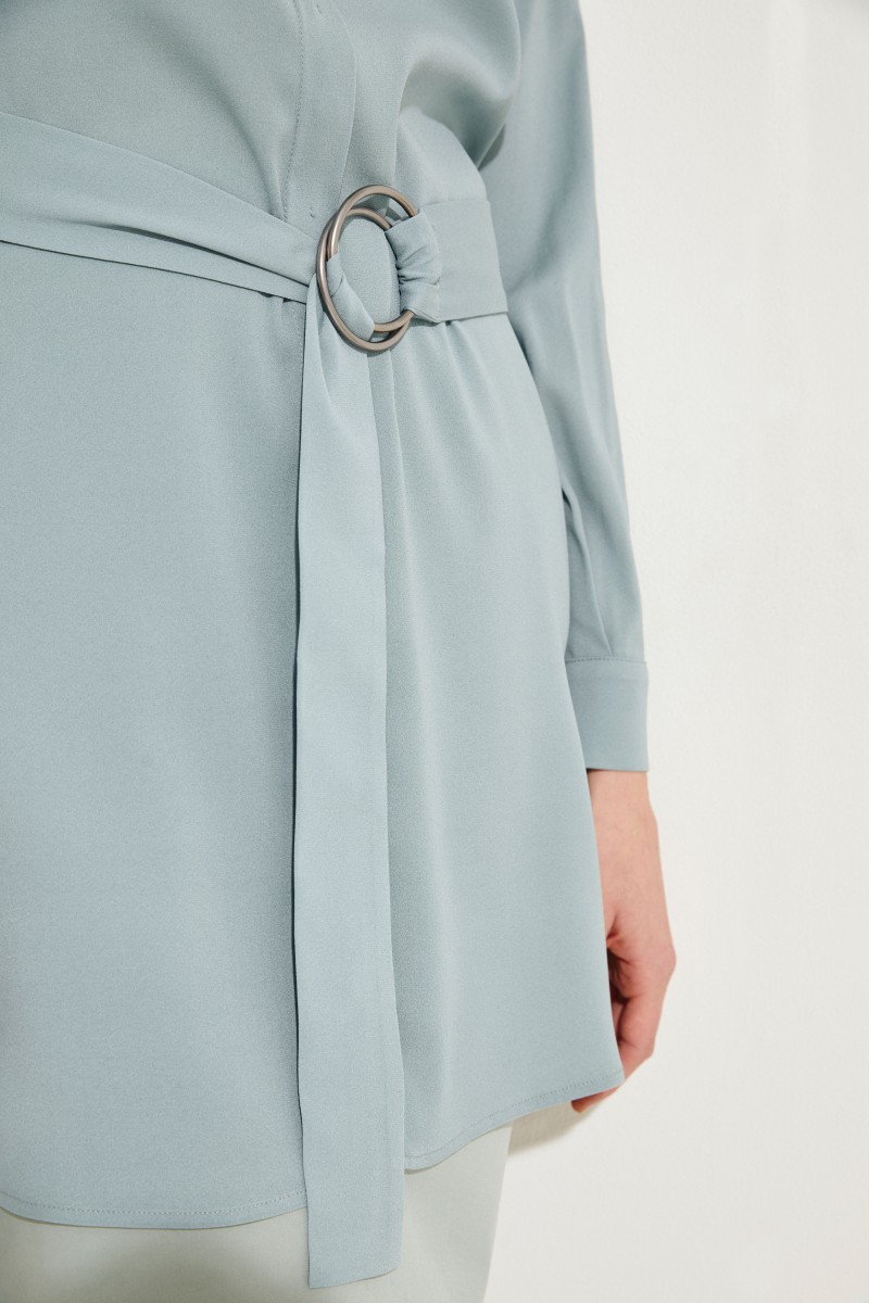 Seiden-Bluse mit Gürtel Salbei