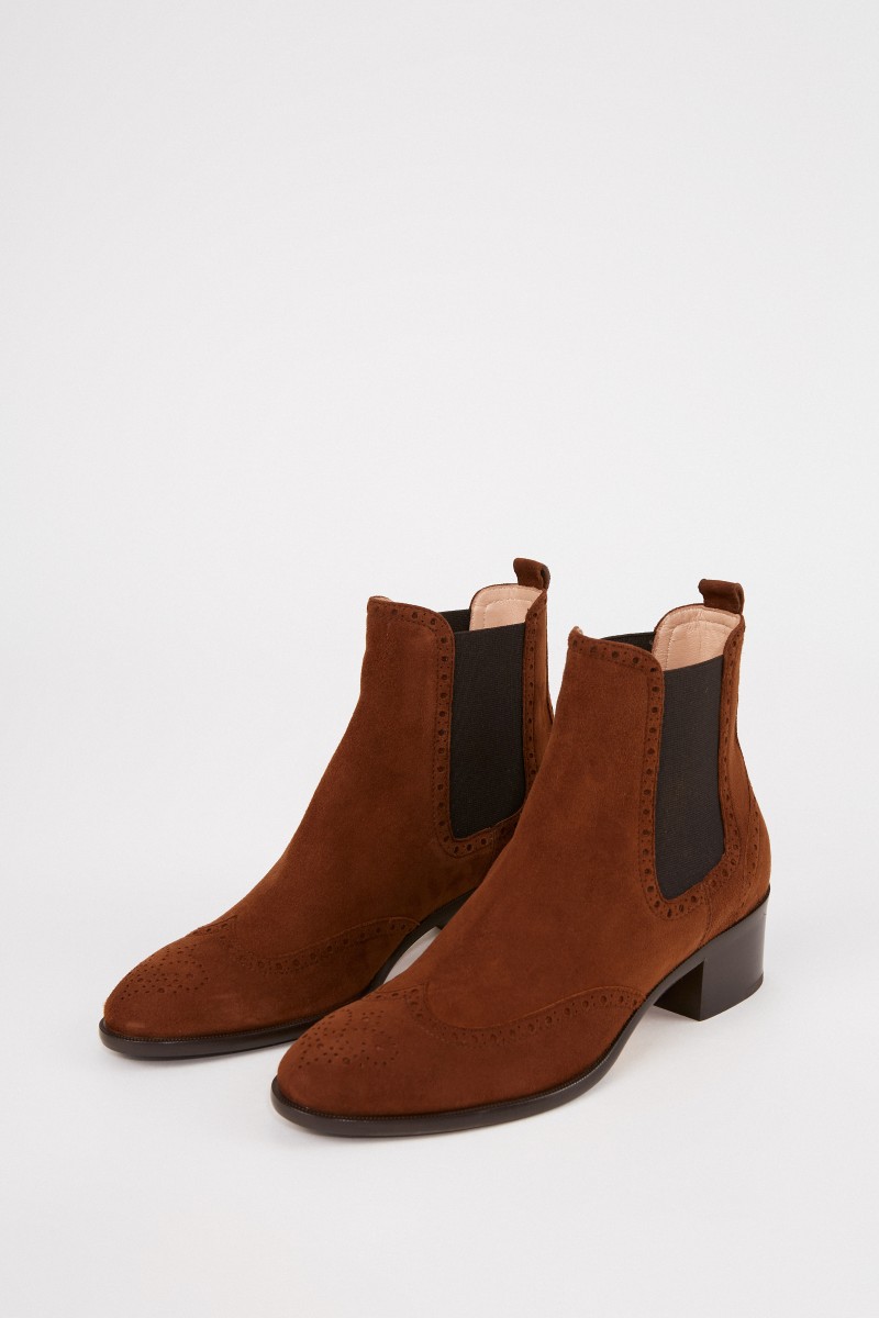 Unützer Veloursleder-Chelsea-Boot mit Budapestermuster Cognac
