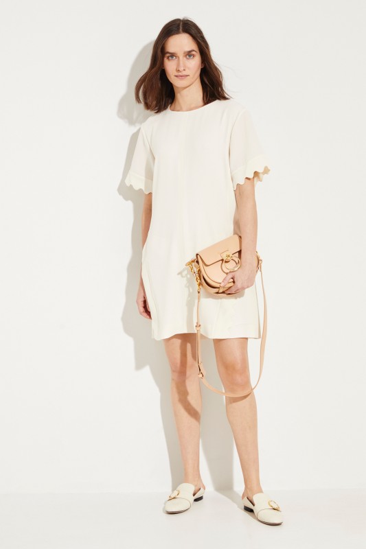 Kurzes Kleid mit Muschelsaumkanten Buttercream