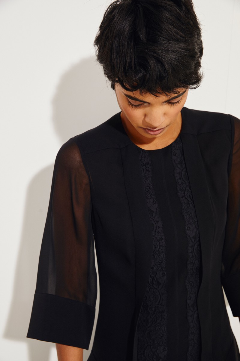 Semitransparentes Kleid mit Lace-Details Schwarz