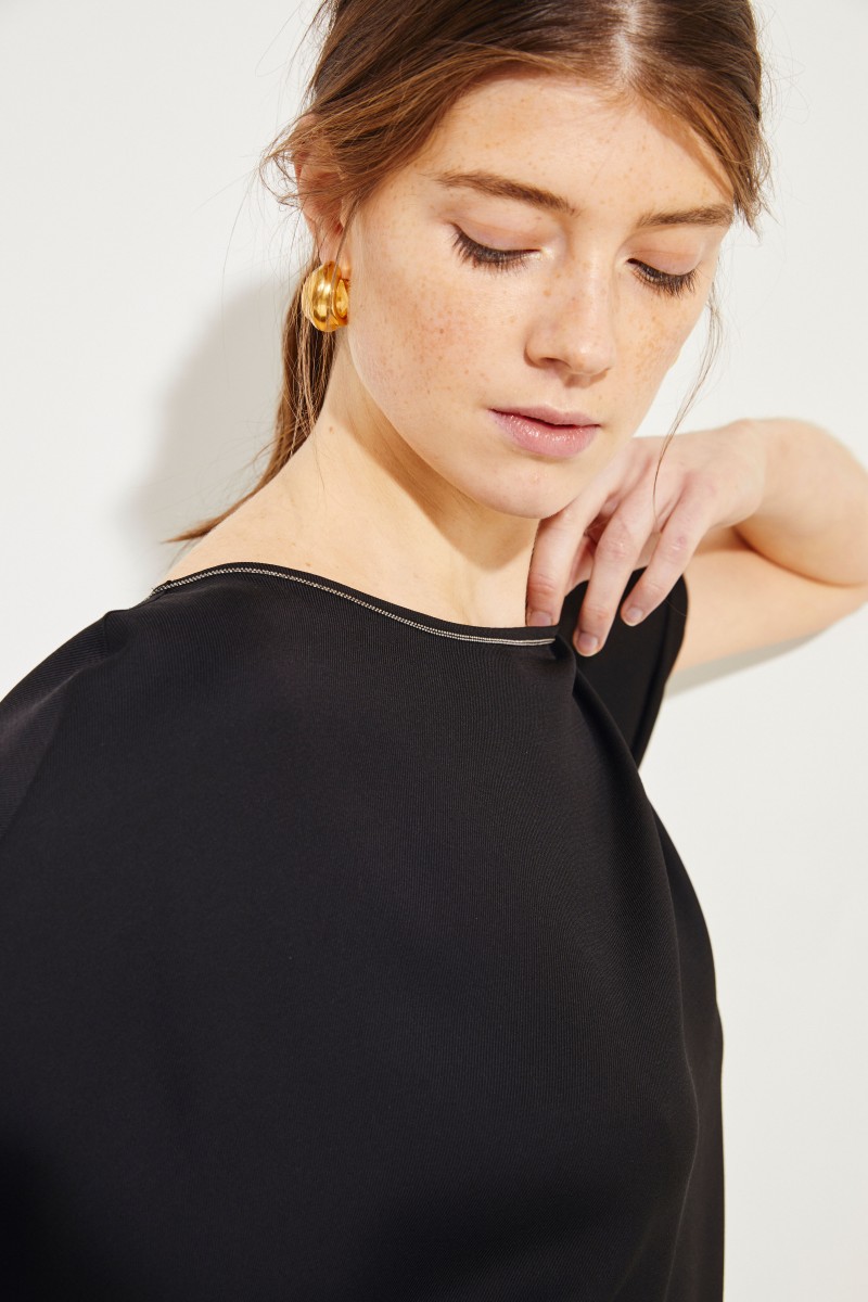 Kleid mit Perlenverzierung Schwarz