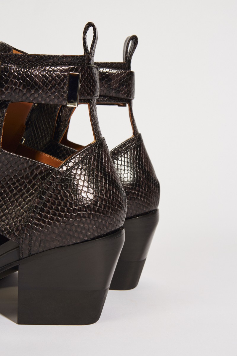 Ankle-Boots mit Cut-Outs Schwarz