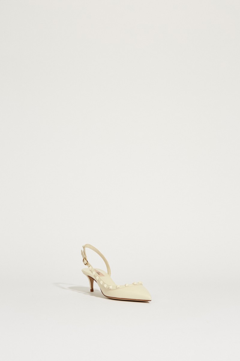 Slingback-Pump mit Nietendetails Weiß